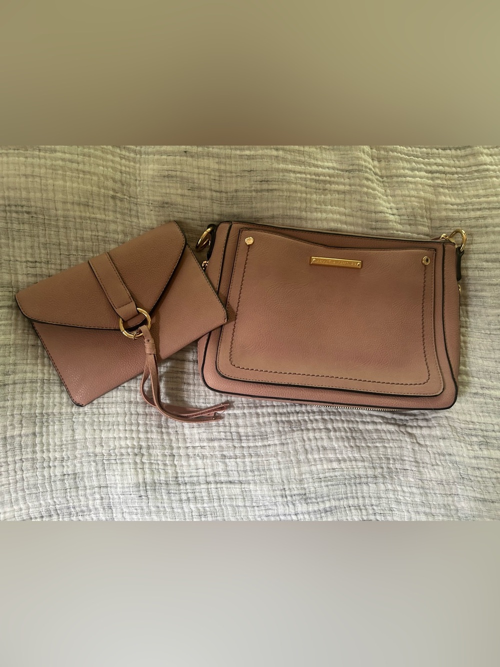 Women’s vegan Leather Crossbody Bag in Dusty Rose with Tassel Detail - Picture 2 of 3